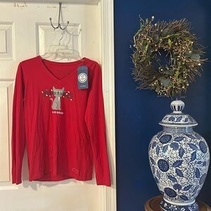 NWT Women’s Life is Good Christmas Lights Lit Up Cat Red Crusher T-shirt Size M